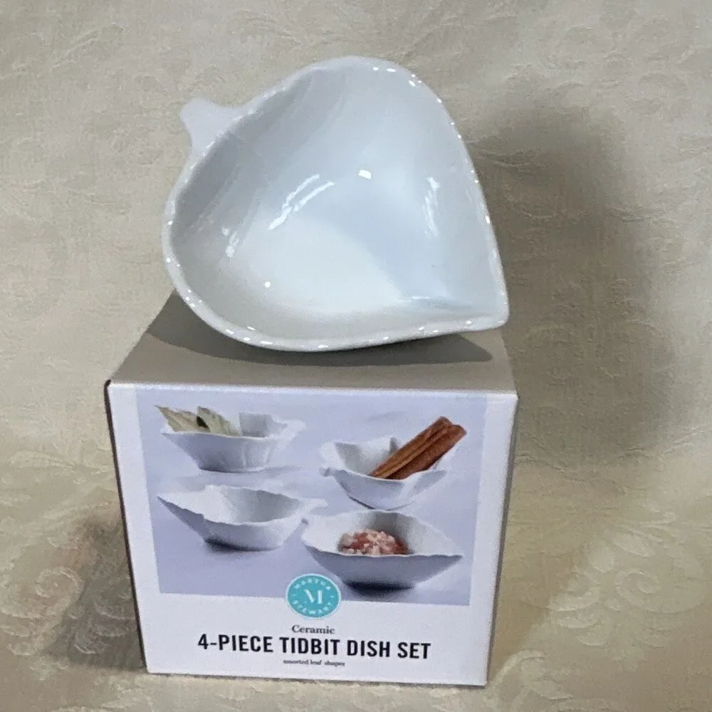 Martha Stewart 4-Piece Ceramic Tidbit Dish Set White Leaf Shape Bowls Boxed